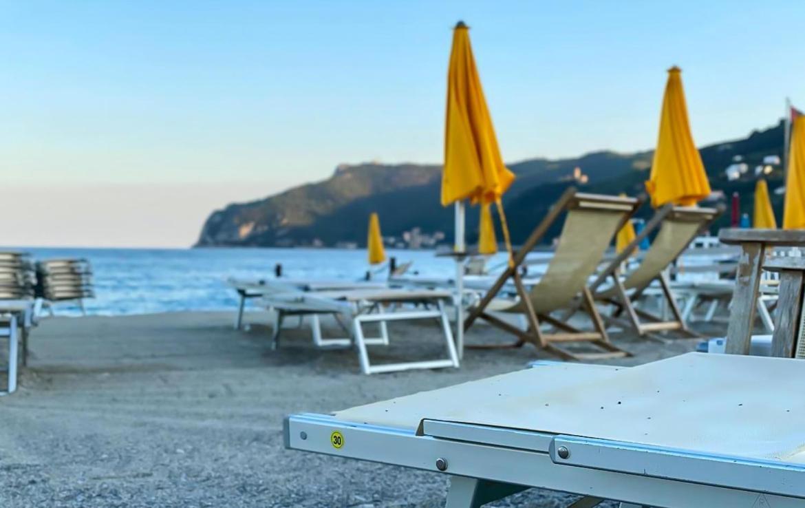 Casa Mariuccia - A Due Passi Dal Mare Apartman Savona Kültér fotó